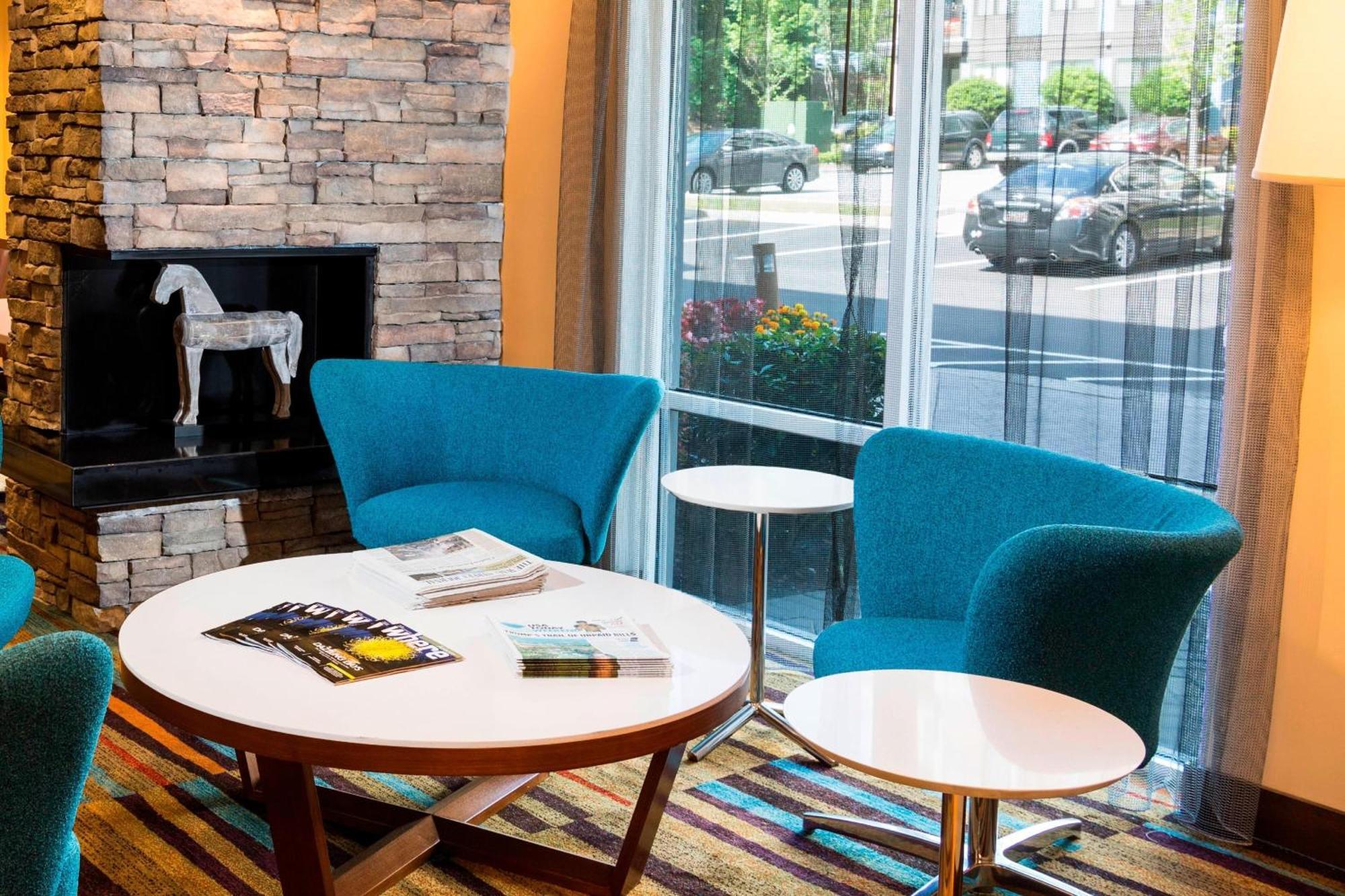 Fairfield Inn & Suites By Marriott Atlanta Алфарета Екстериор снимка